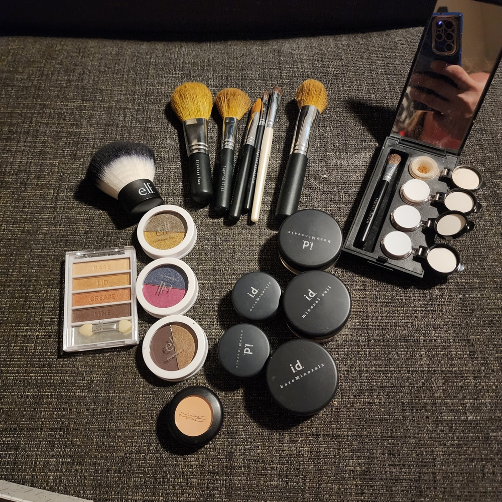 bareMinerals Makeup Set with Brushes - Black, Gold, Pink